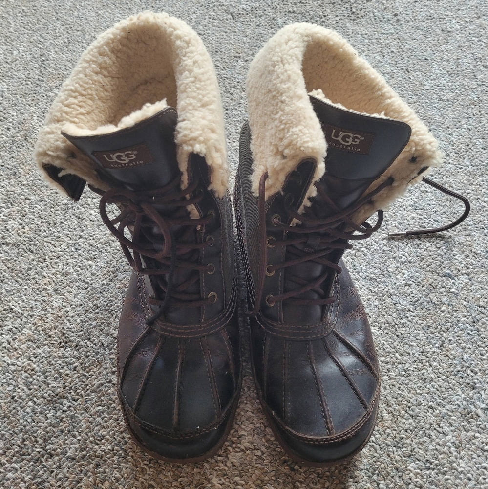 Ugg Adirondack II